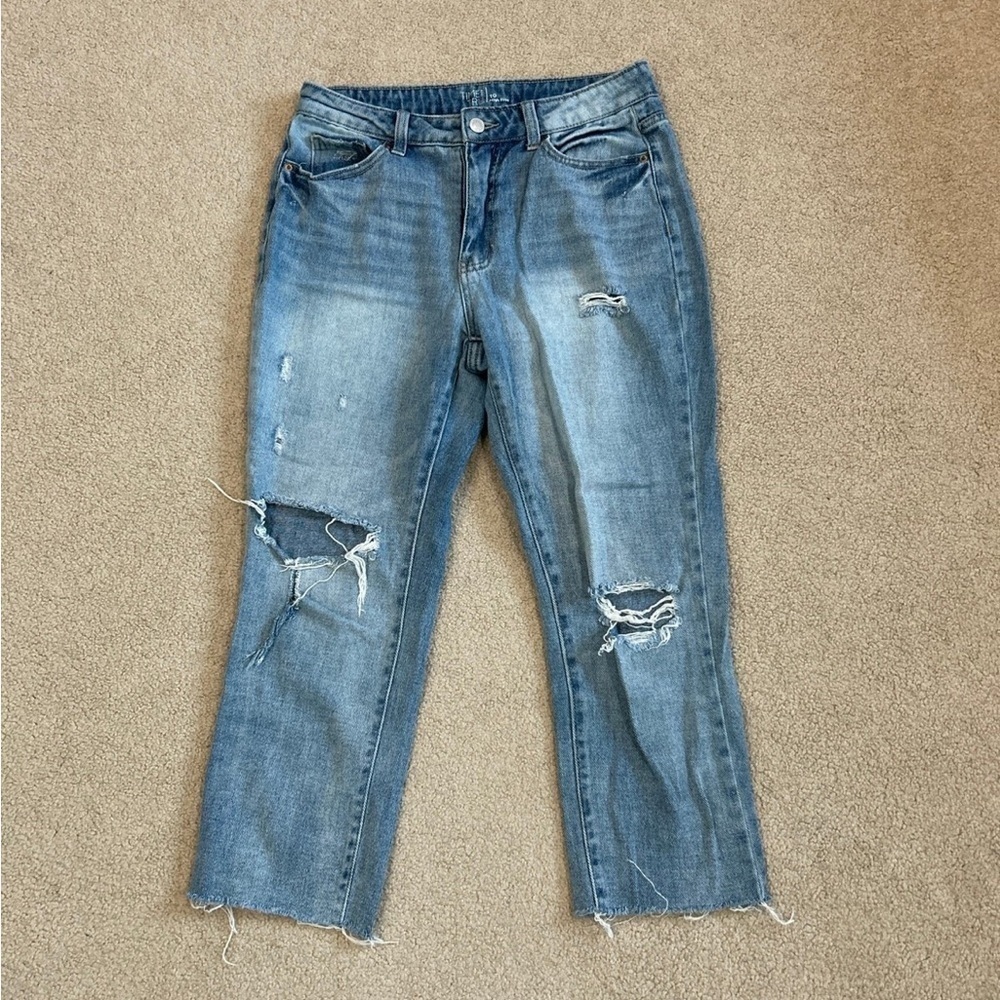 Time and tru high rise distressed blue jeans in size 10